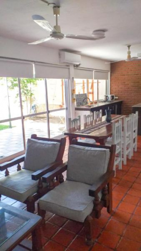 Amplio departamente abierto con patio